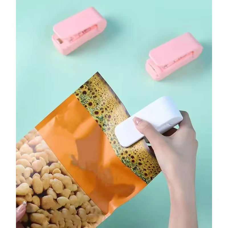 1Pc Kitchen Handheld Snack Sealer, Plastic Bag Sealer for Freshness, Easy-To-Use Kitchen Gadge,Portable Sealer Packaging